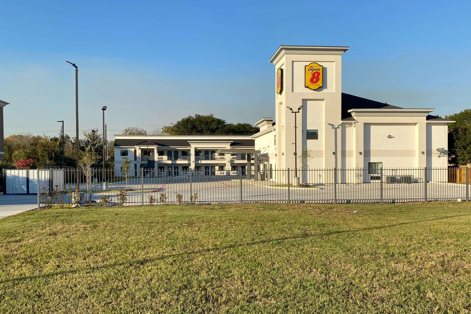 Photo - Super 8 by Wyndham Houston NW Beltway 8-West Rd