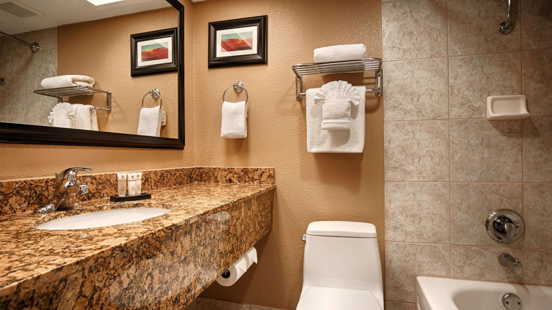 Photo - Best Western Plus Casino Royale - Center Strip