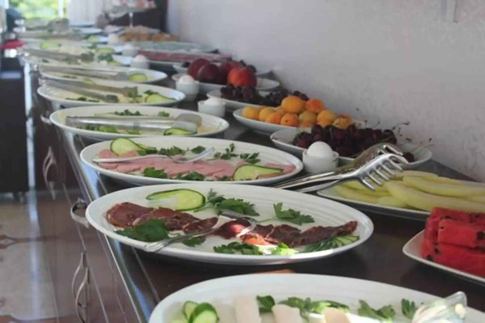 Photo - Hotel Broken Column