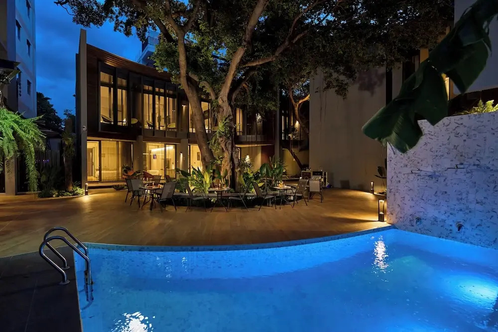 Photo - Red Door Samsen Hotel, Bangkok