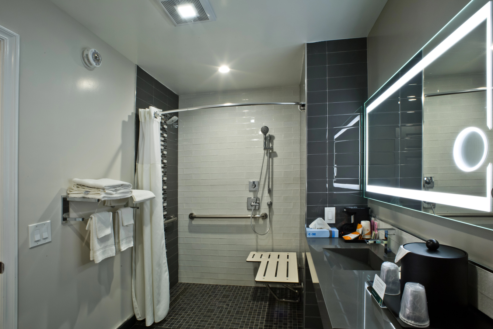 Foto - Bay Area Inn & Suites