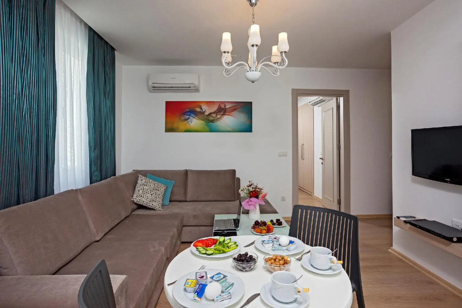 Photo - The Room Hotel & Apartments