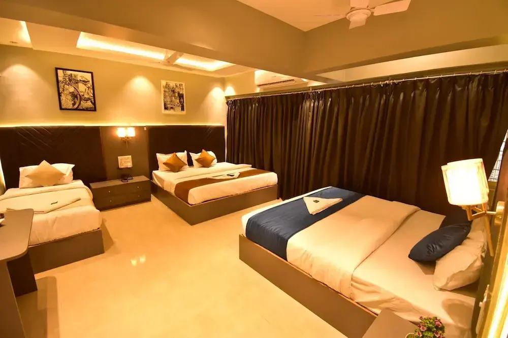 Photo - Dhanvantari Luxury Hotel Near Kokilaben Dhirubhai Ambani Hospital Mumbai
