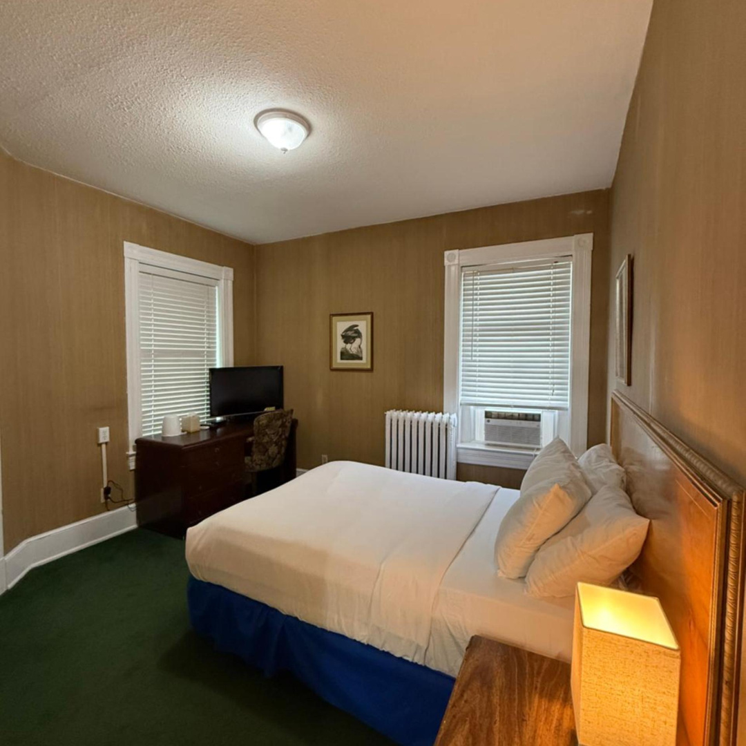 Photo - Windsor Inn Hotel