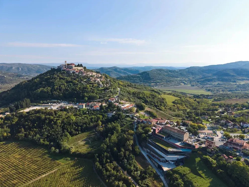 Photo - ROXANICH Winery and Design Hotel