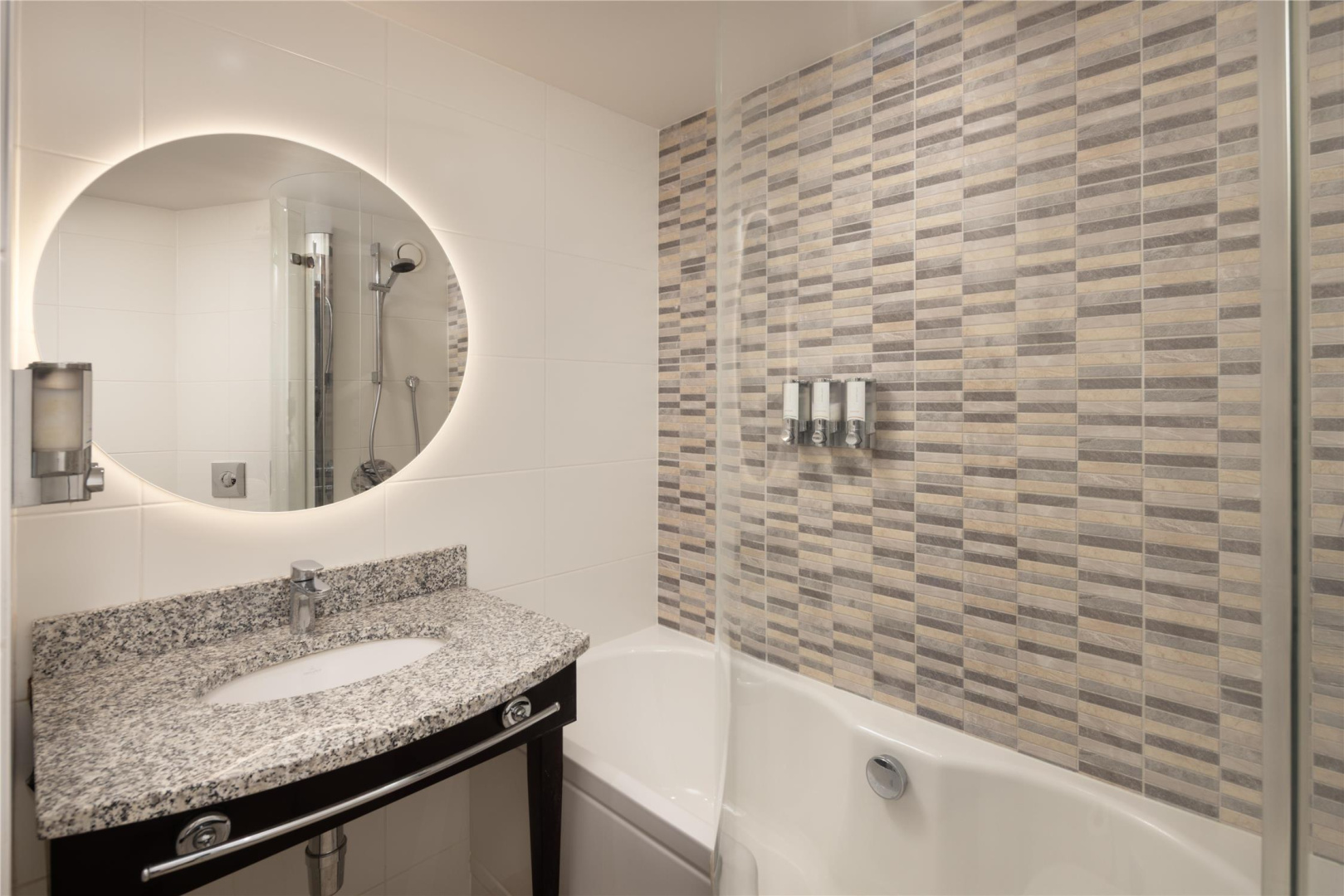 Photo - Hampton by Hilton London Stansted Airport