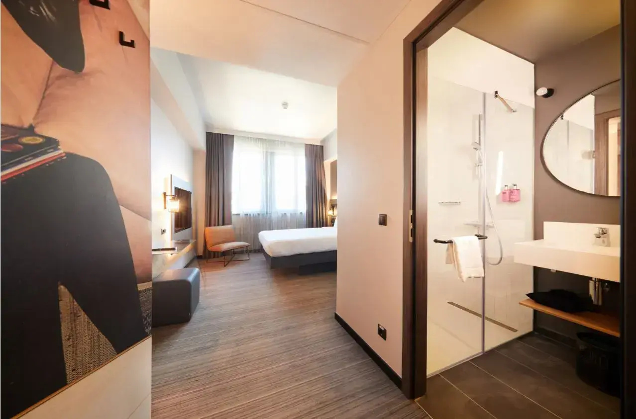 Photo - Moxy Bucharest Old Town