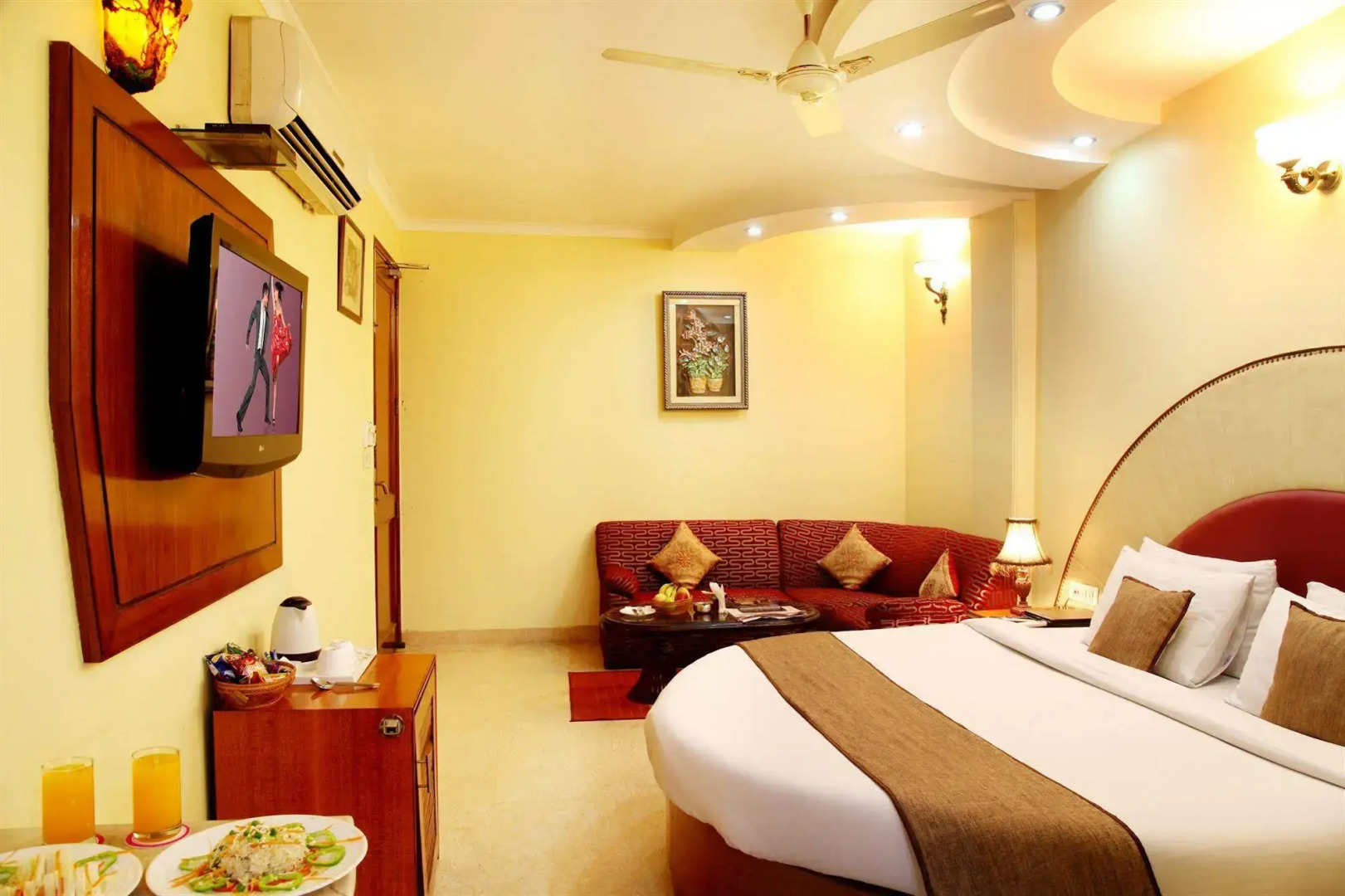 Foto - Hotel TJS Royale, Karol Bagh, 2 Mins from Metro