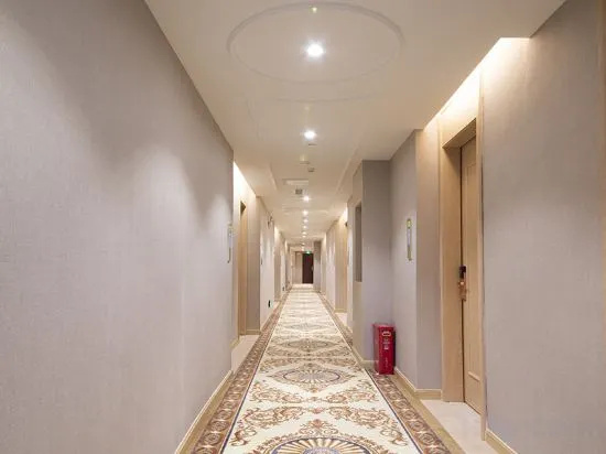 Vienna Hotel (Sanjiang Bell Tower Bird's Nest Distribution Center)
