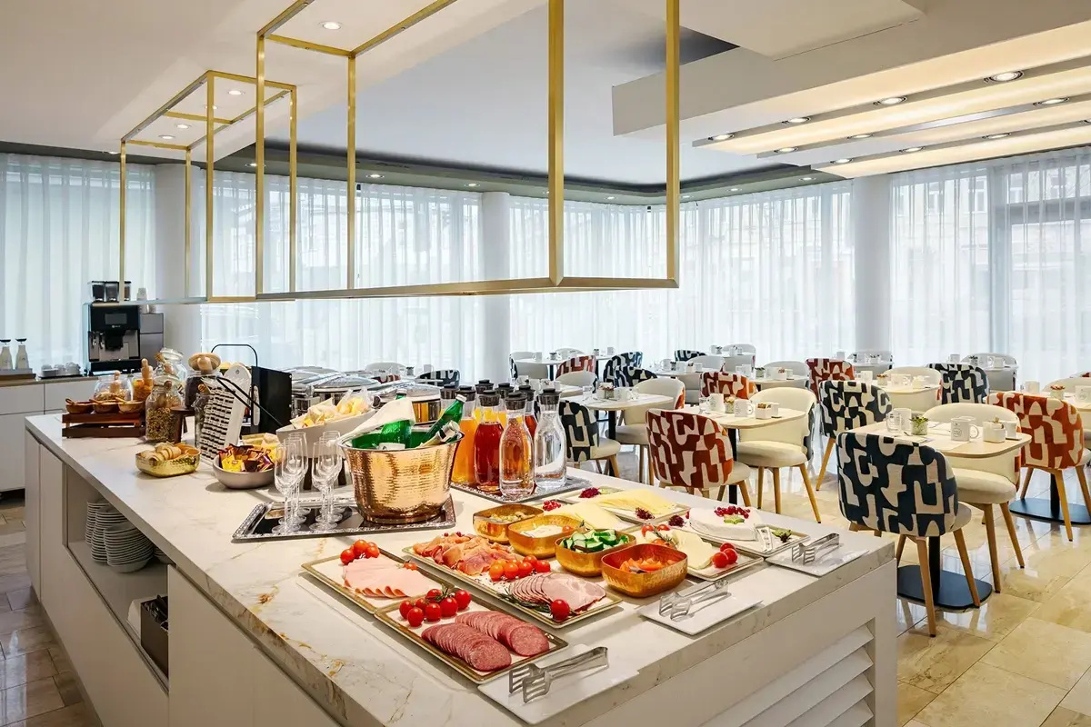 Photo - Eurostars Embassy