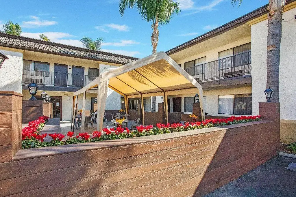 Photo - Stanford Inn & Suites Anaheim
