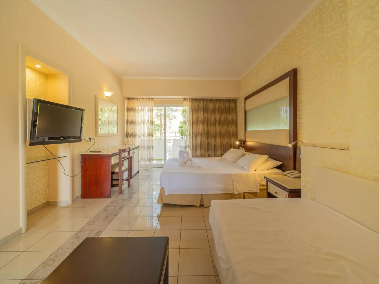 Photo - Sunshine Rhodes