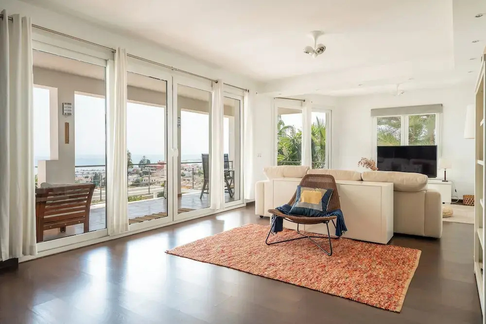 Foto - Spacious 3BR Villa with Private Pool and Sea Views