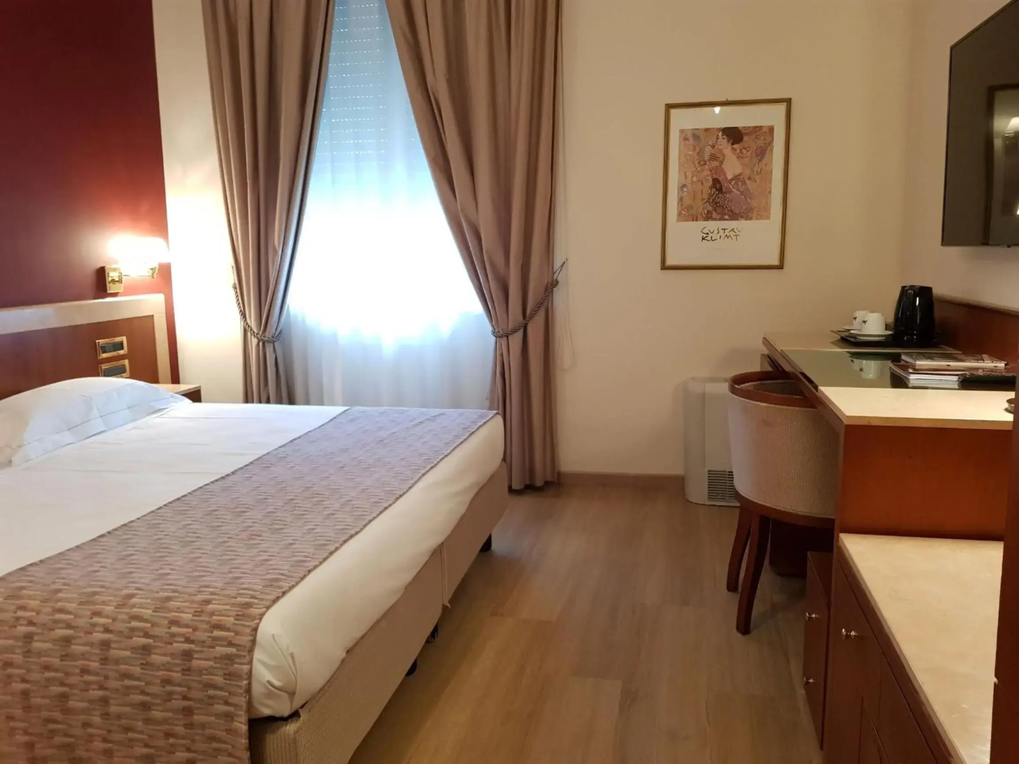 Photo - Astra Hotel