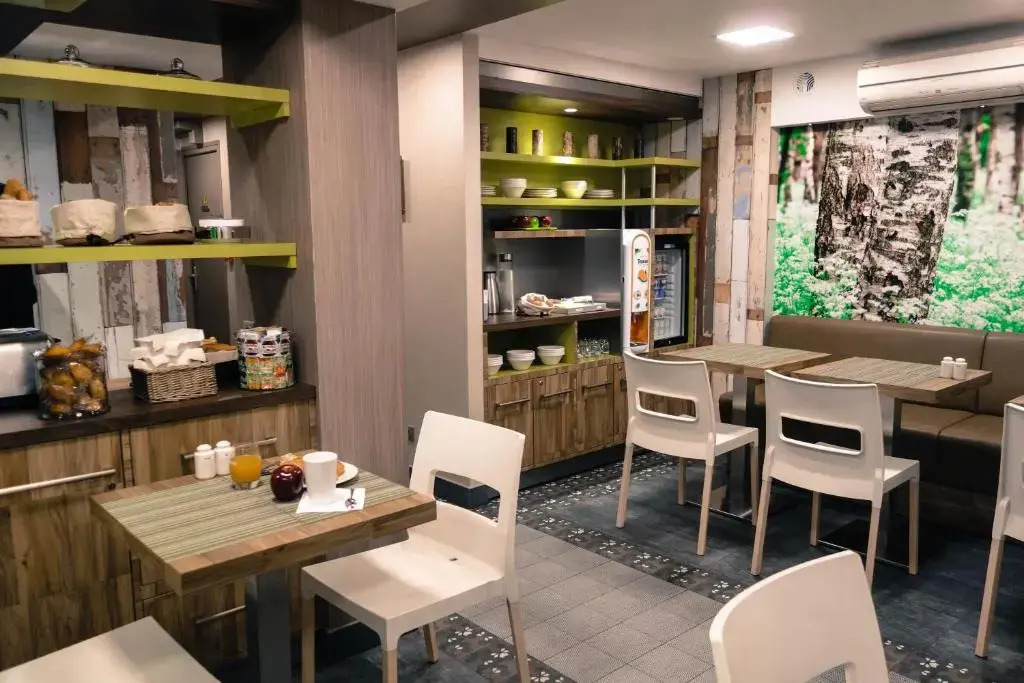 Photo - Prince Albert Wagram