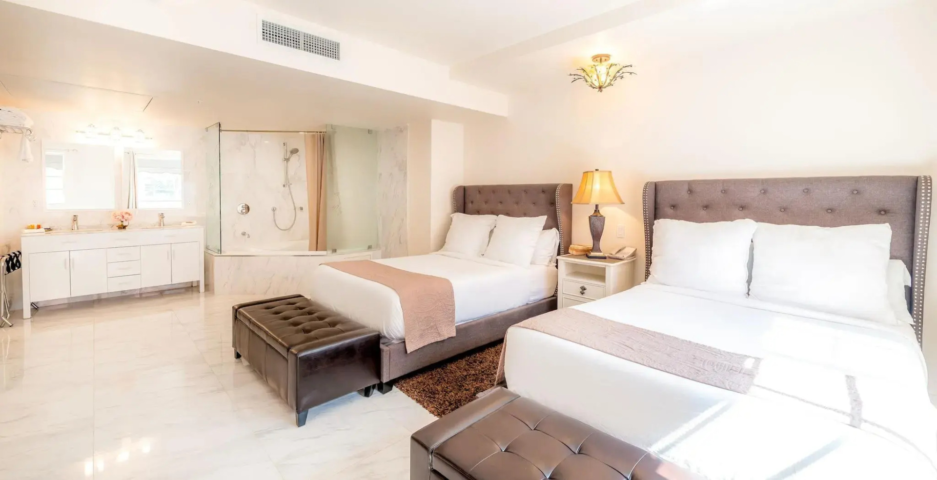 Foto - Secret Garden Miami Beach