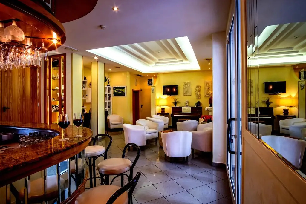 Photo - Hotel Villa dei Fiori - sul mare con piscina