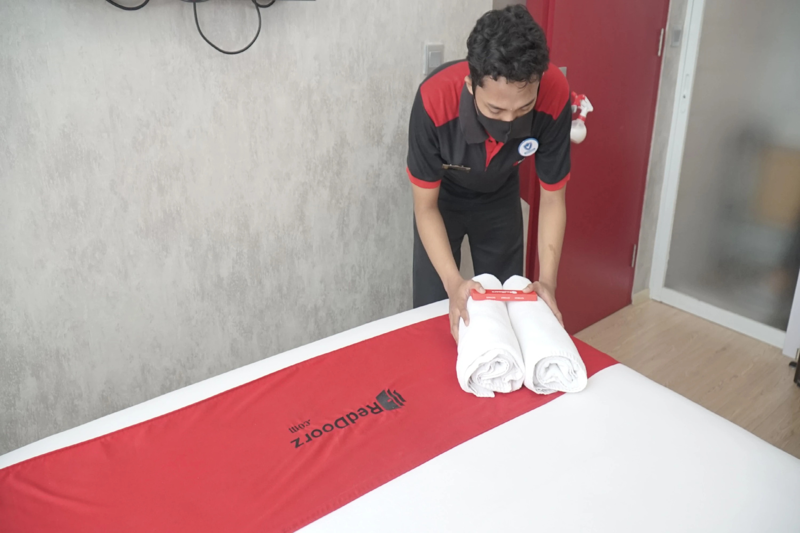 Photo - RedDoorz Premium near Ragunan Zoo 2