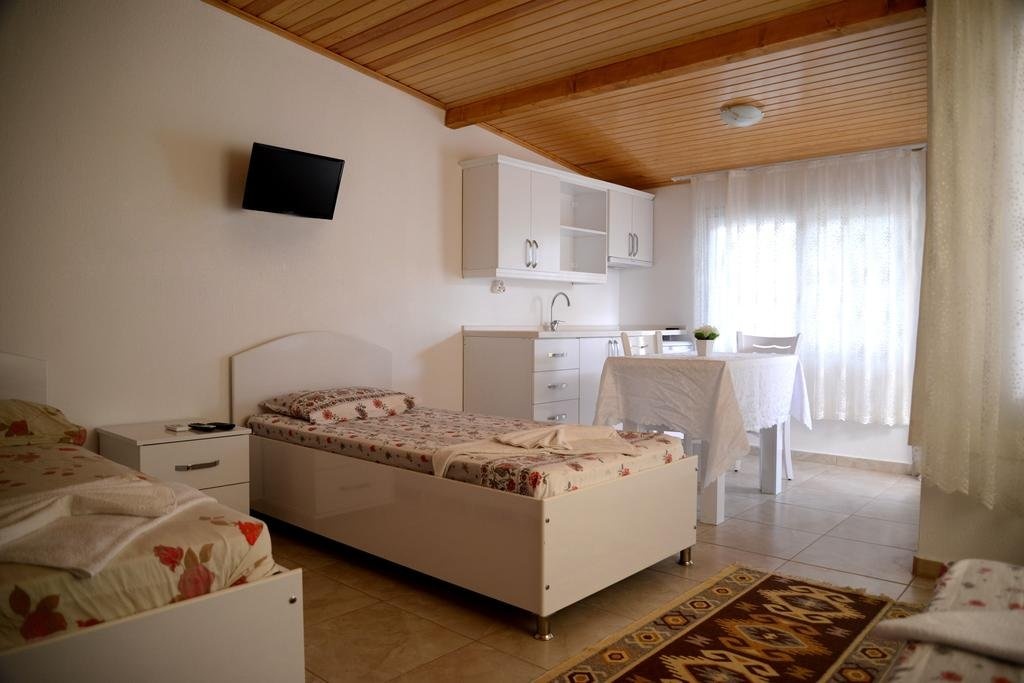 Huzur Hotel
