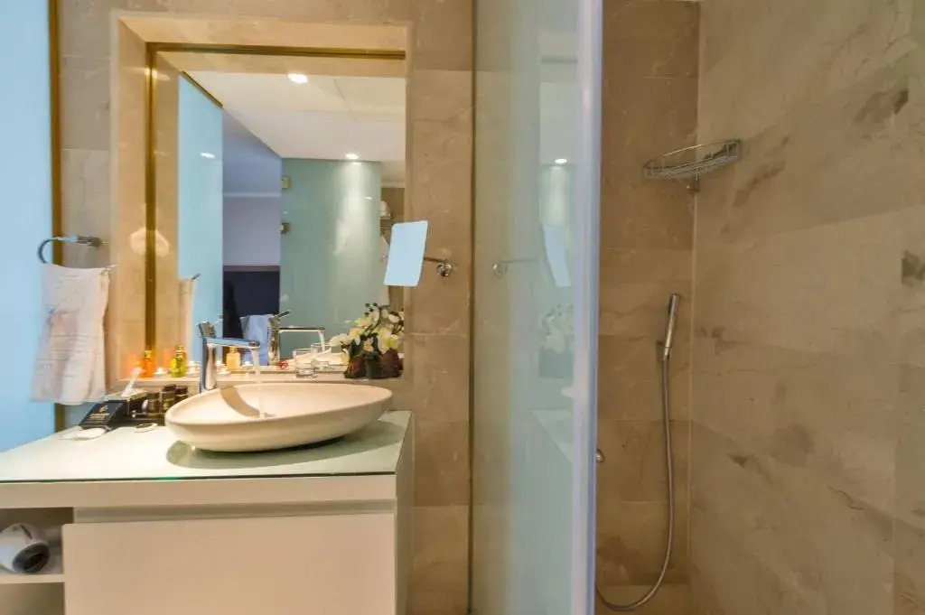 Photo - Darkmen Hotel