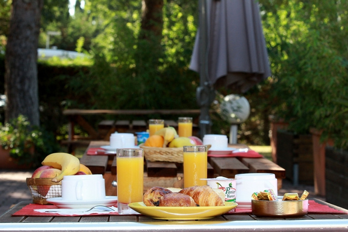 Photo - Halt Hotel
