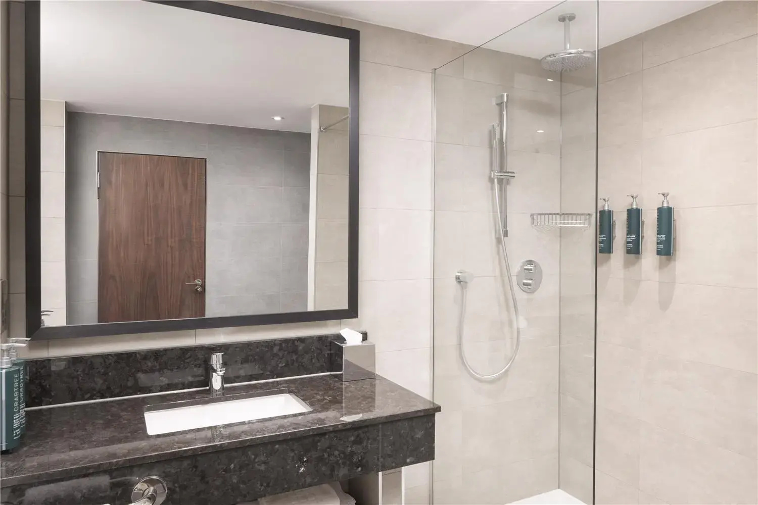 Photo - Hilton Garden Inn London Heathrow Terminal 2 and 3