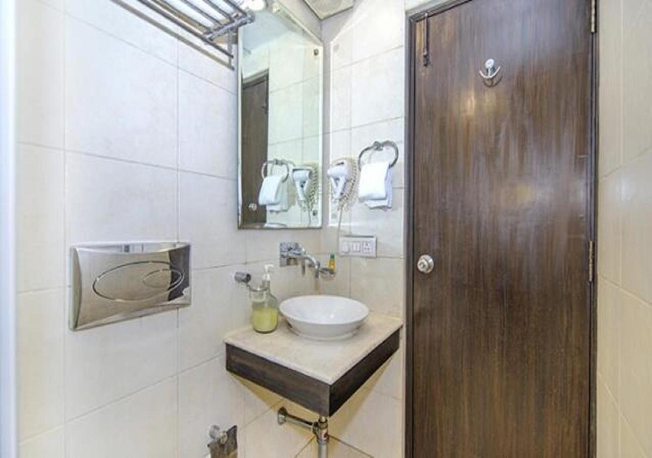 Photo - Rockland Hotel Panchsheel Enclave