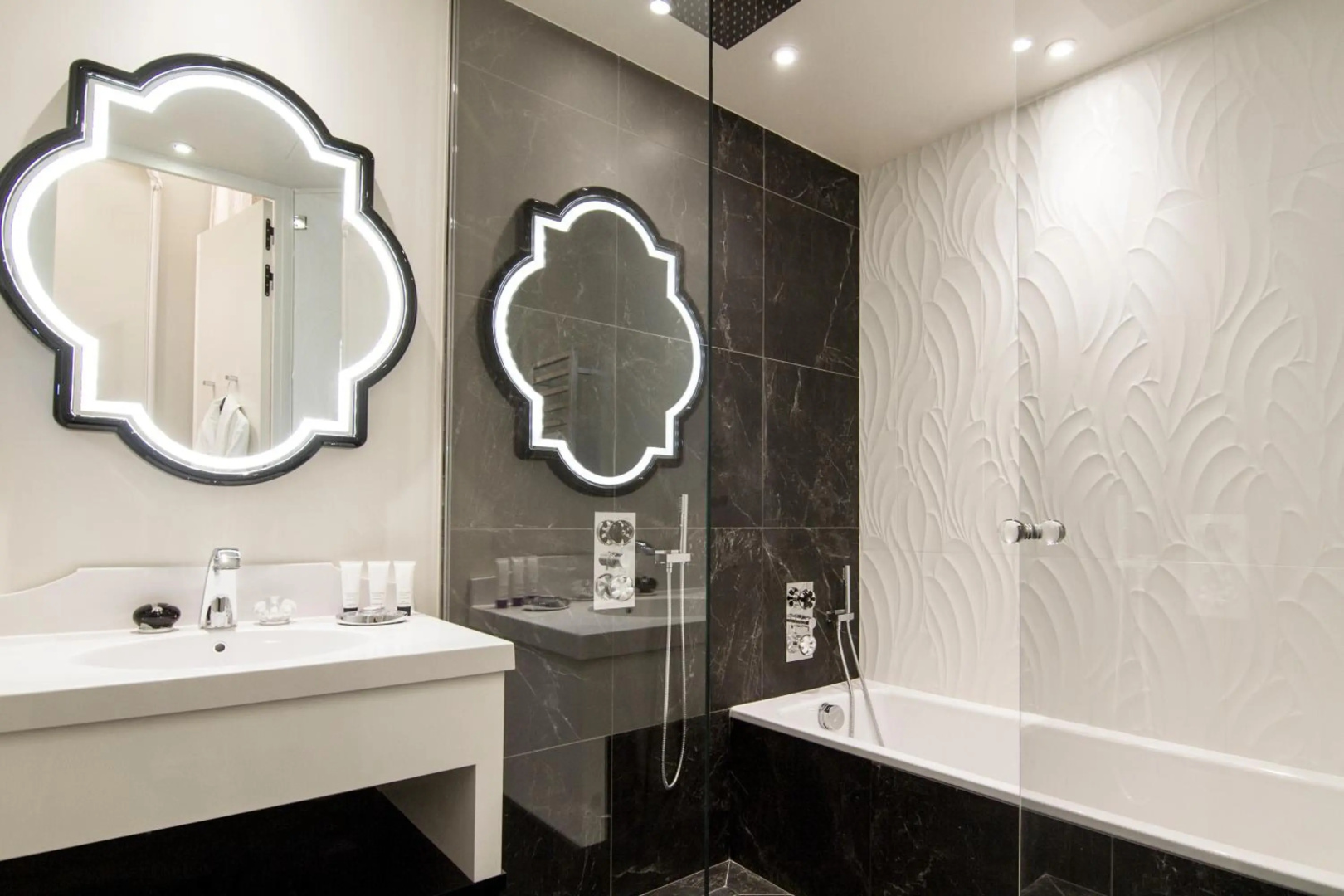 Photo - Hotel Le Narcisse Blanc & Spa