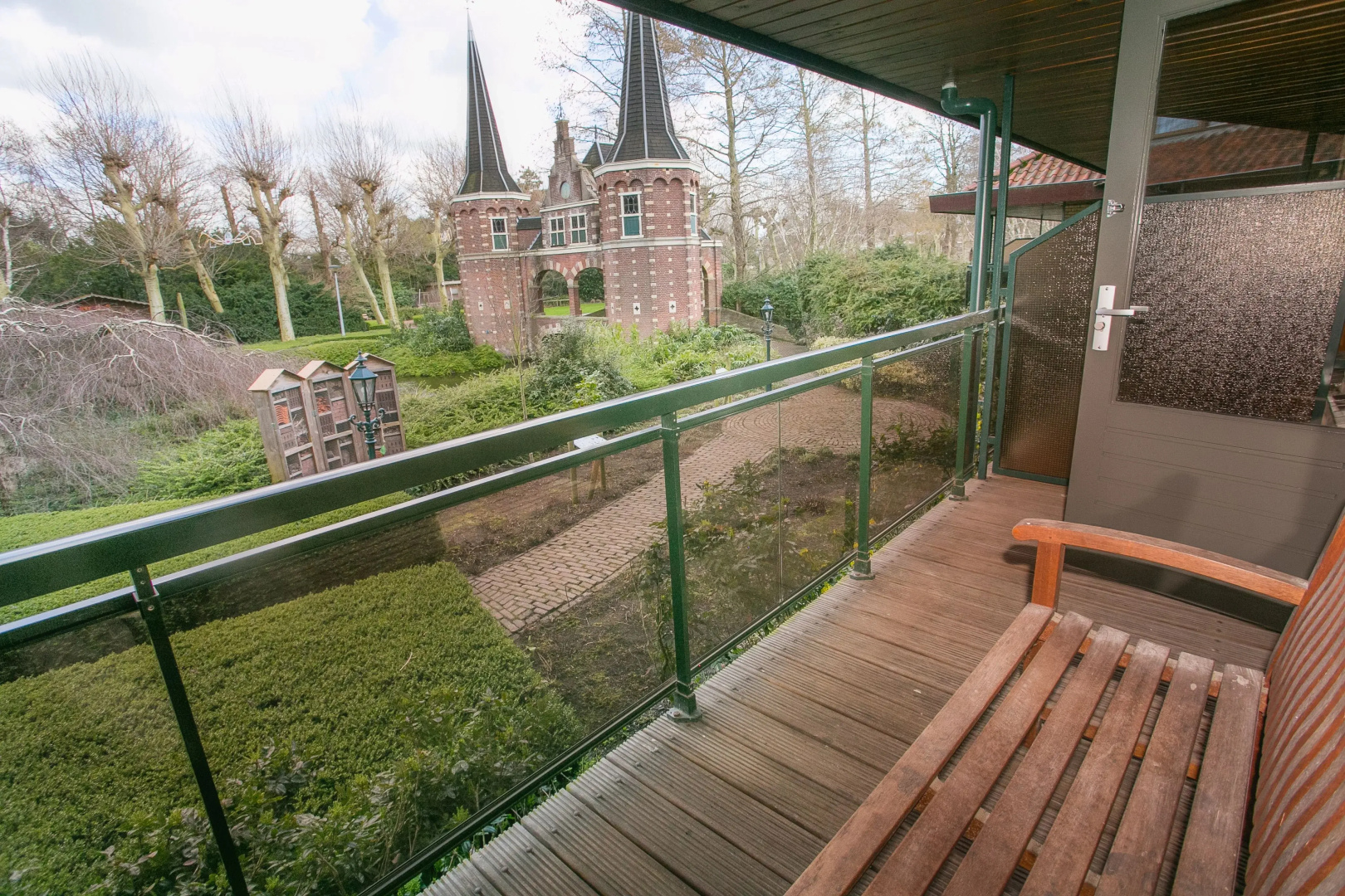 Photo - Van Der Valk Avifauna