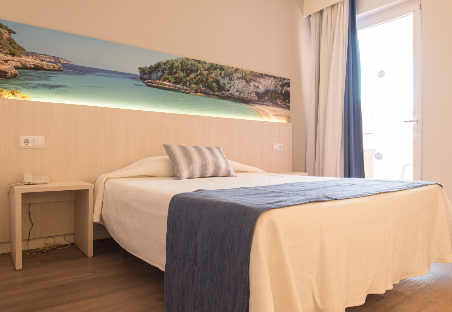 Photo - Ona Luna Park - Adults Friendly 16 Years Plus