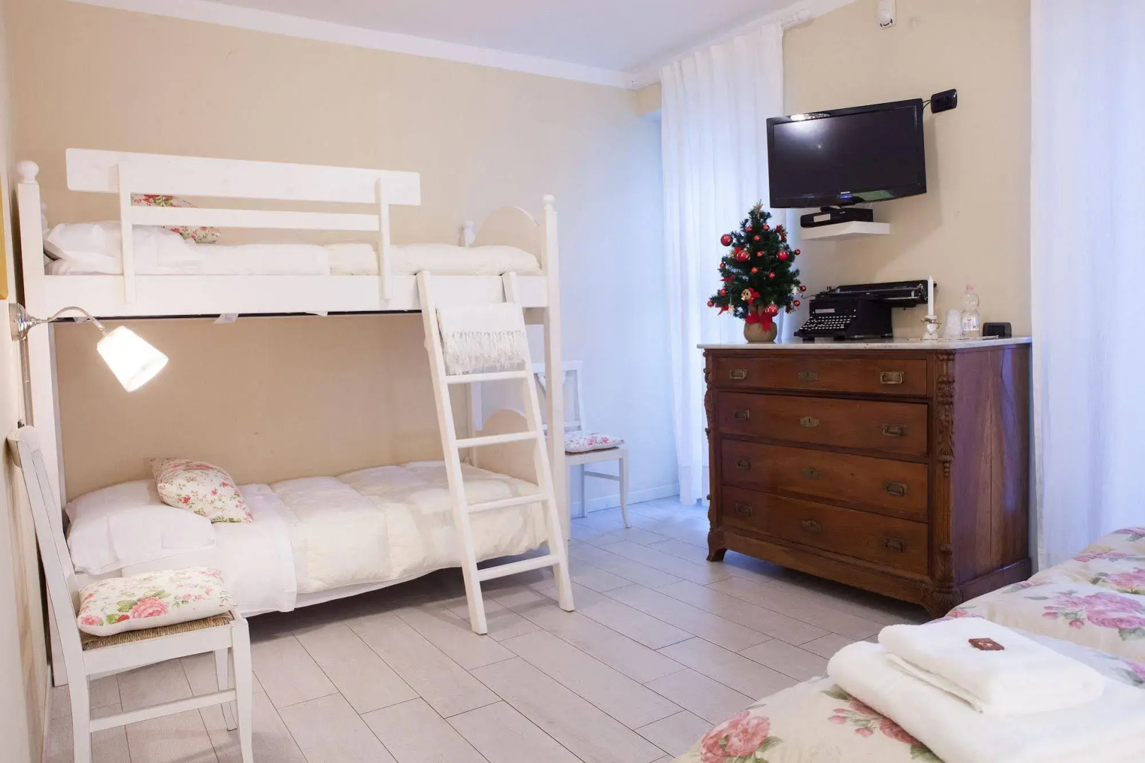 Photo - Botton d'Oro Pelabrocco