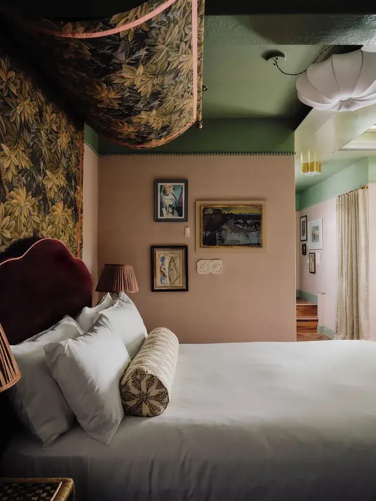 Photo - The Netty - Underground Suites