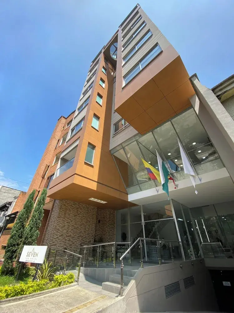 Photo - Seven Inn Hotel