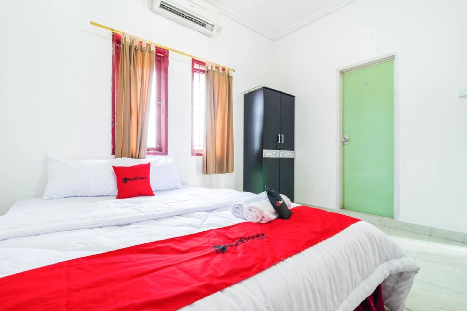 Photo - RedDoorz near Universitas Pamulang