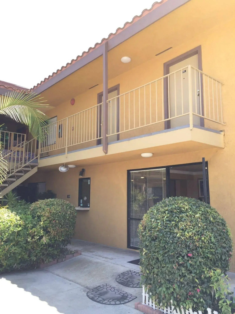 Photo - Fullerton Inn