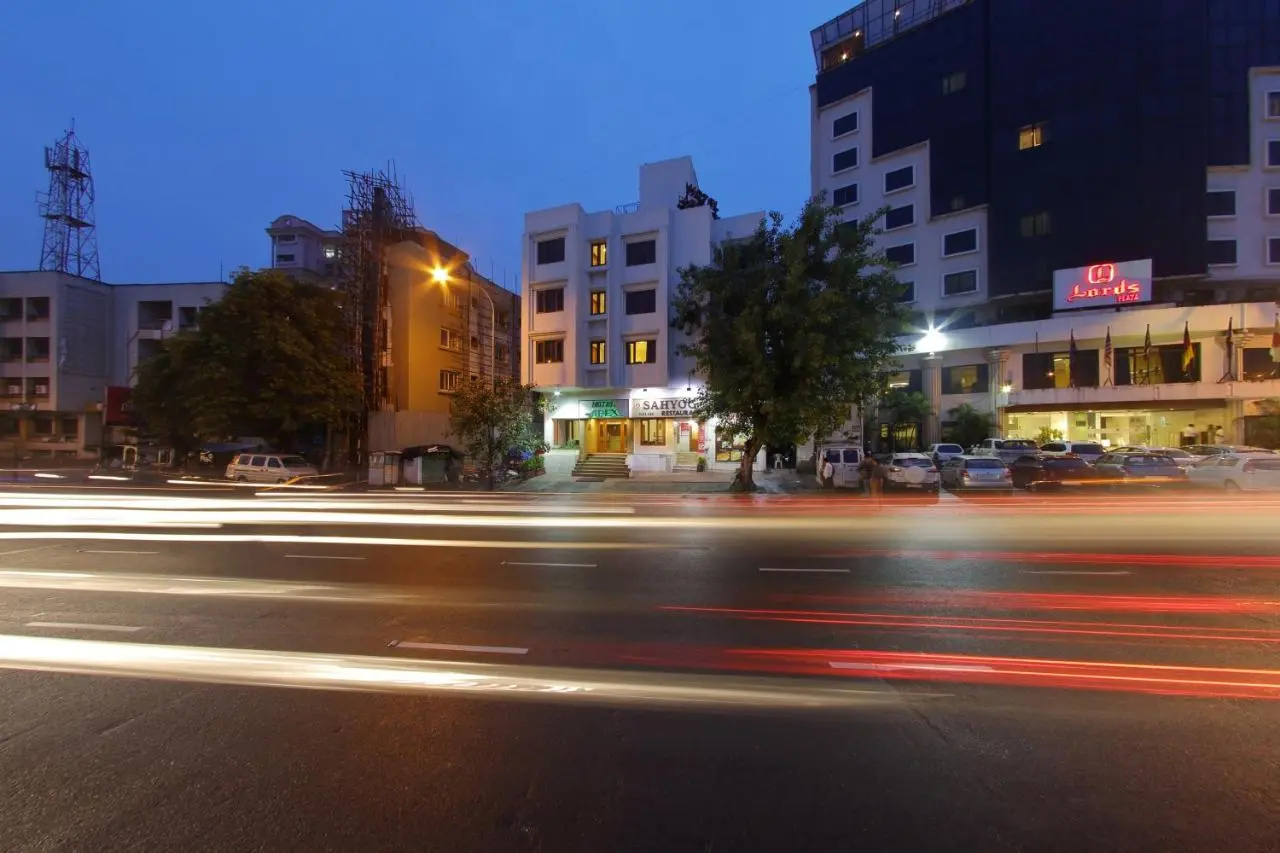 Foto - Hotel Apex Surat
