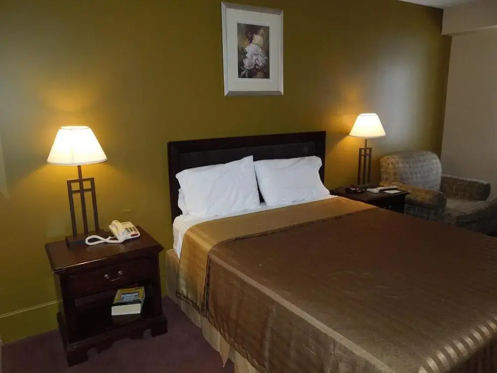 Photo - Hilltop Inn
