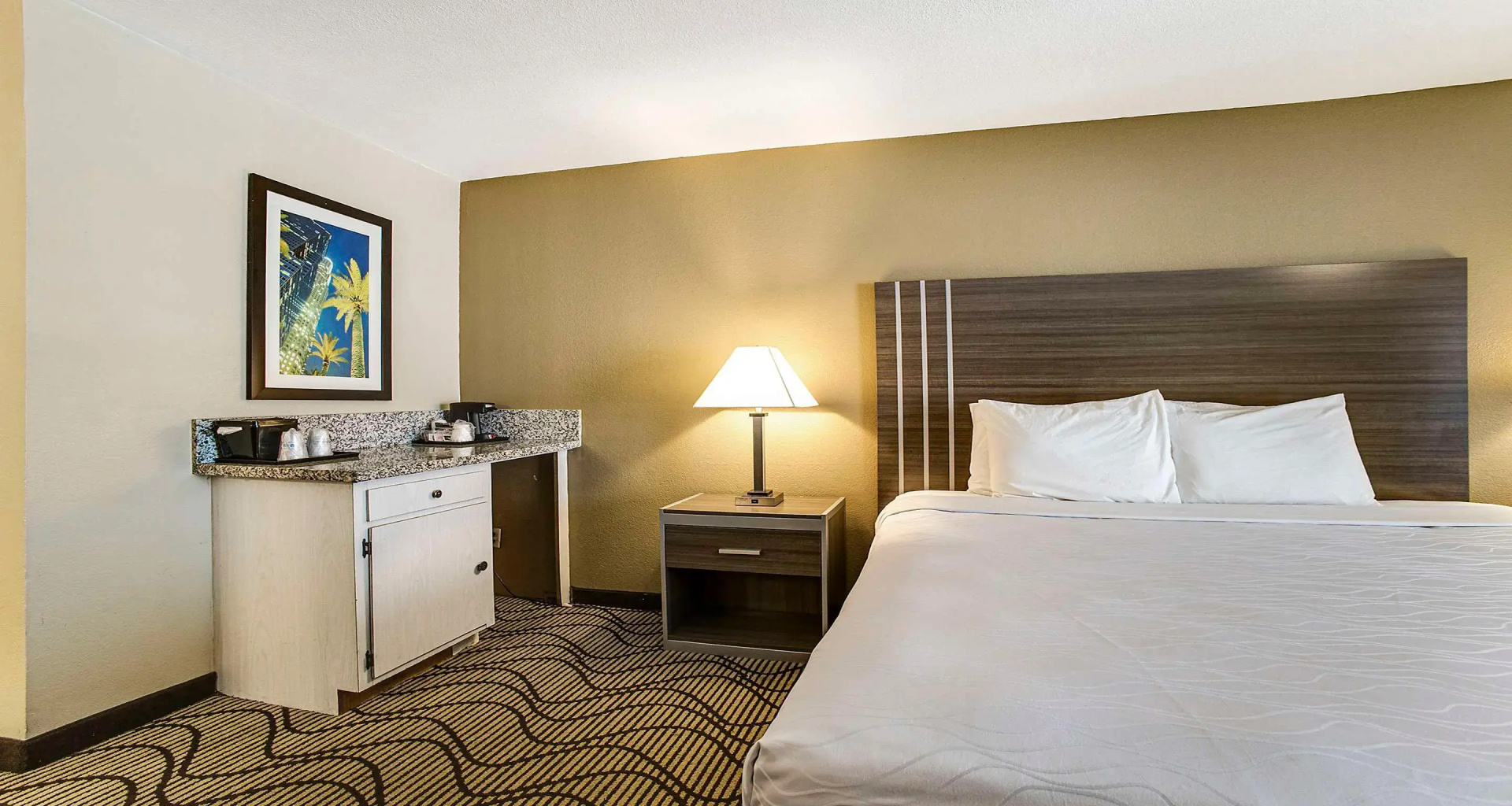Foto - SureStay Plus Hotel by Best Western Sacramento North