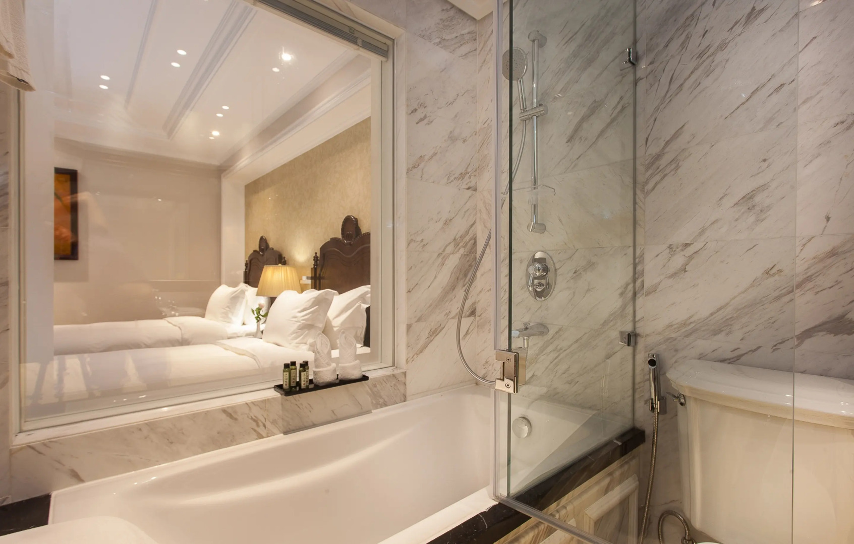 Photo - The Lapis Hotel