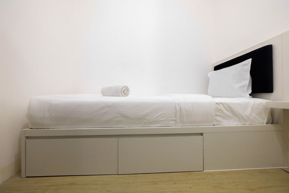Spacious 2BR Apartment Connected to Bassura City Mall