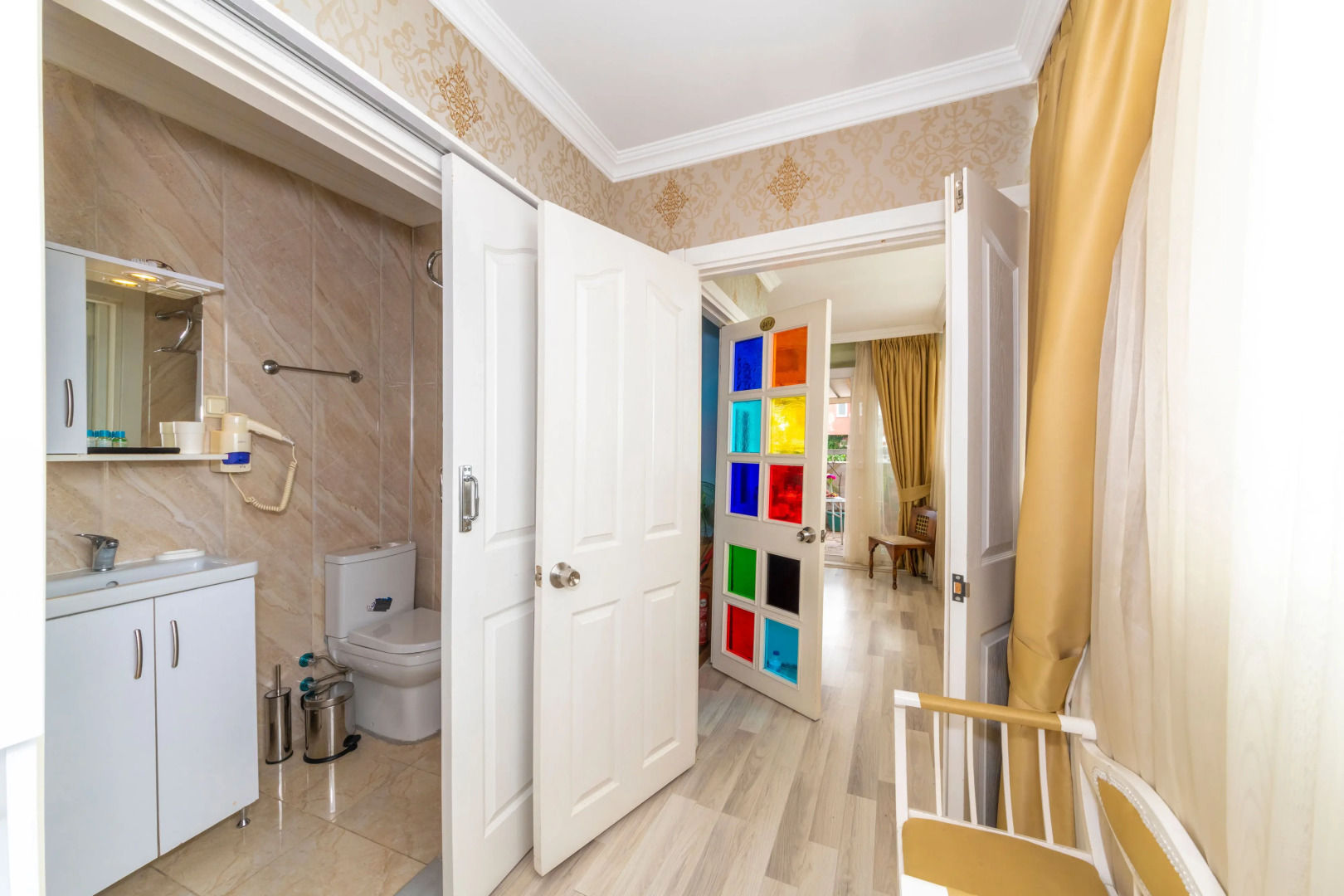 Photo - Walnut Shell Hotel