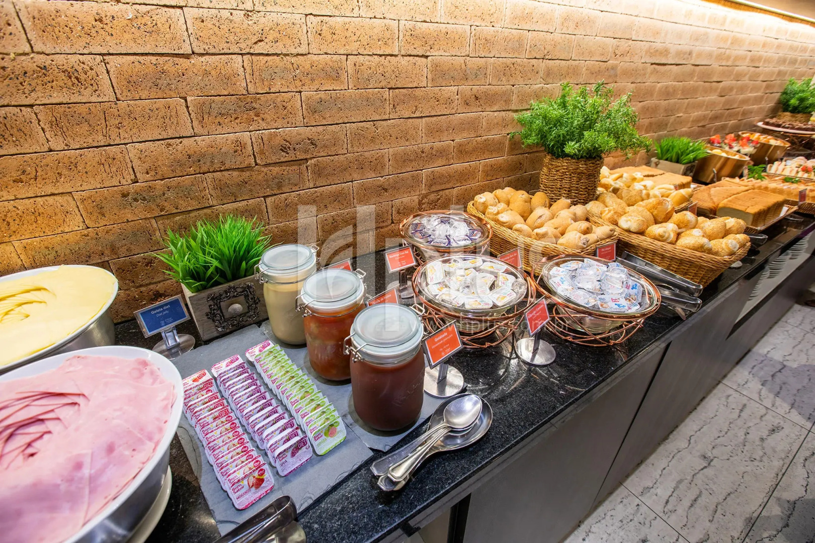 Photo - Cullinan Hplus Premium