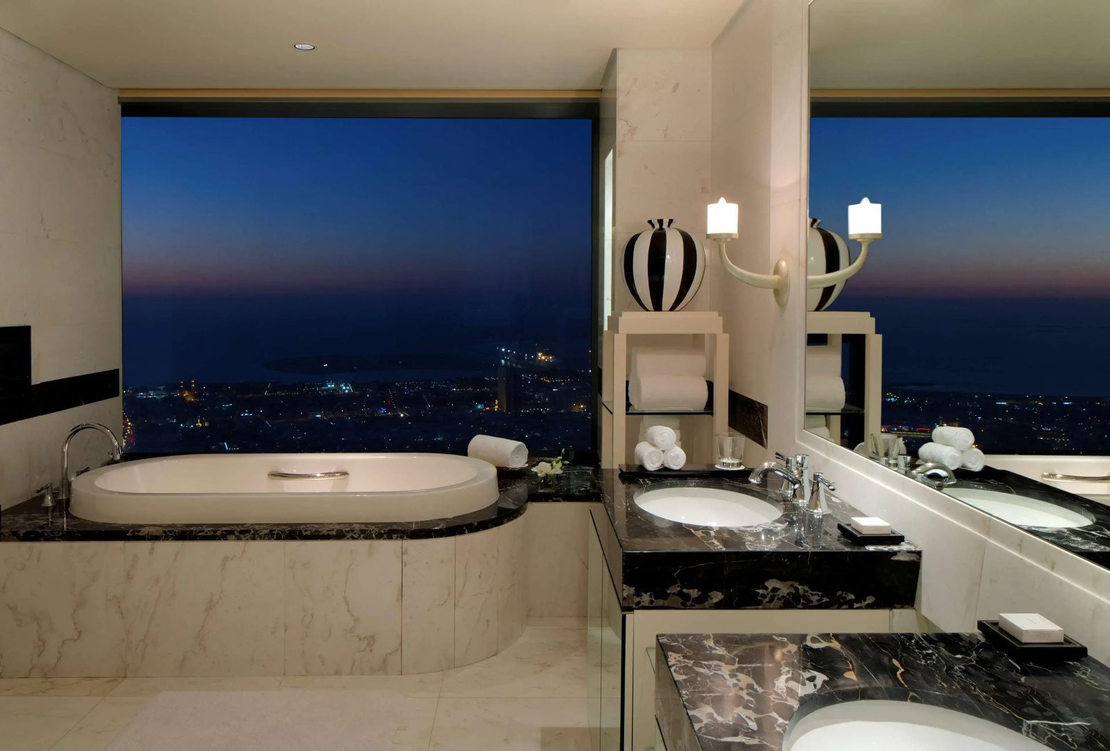 Photo - Conrad Dubai