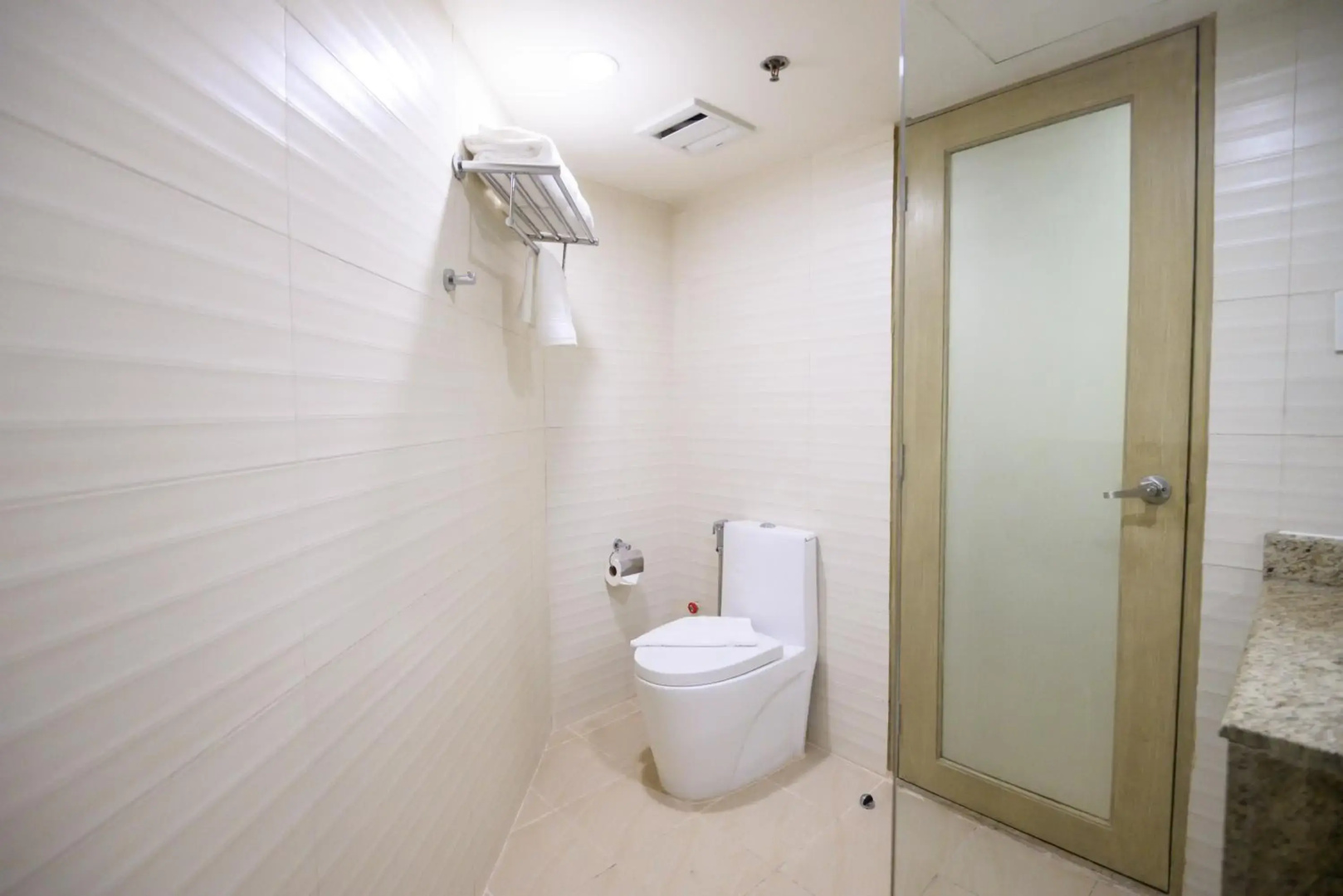 Photo - SureStay Plus by Best Western Cebu City