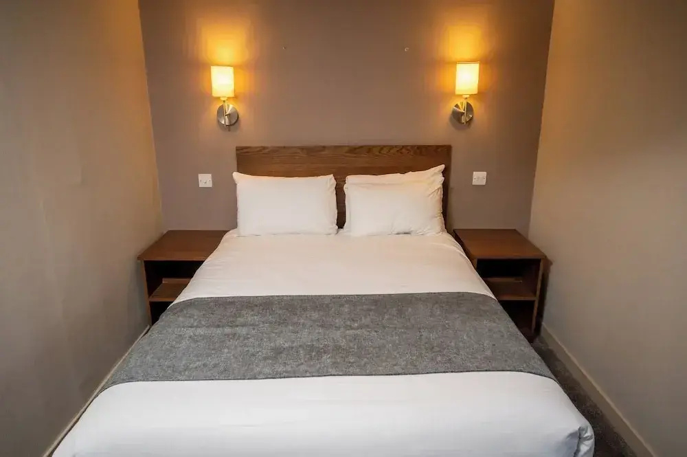 Photo - Wellington Hotel by Greene King Inns