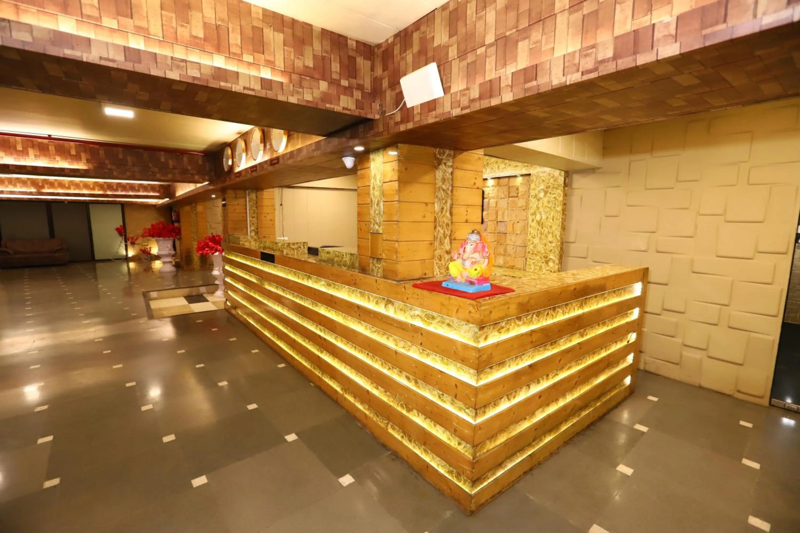 Foto - Hotel Palm Grand Naraina New Delhi - Couple Friendly Local IDs Accepted