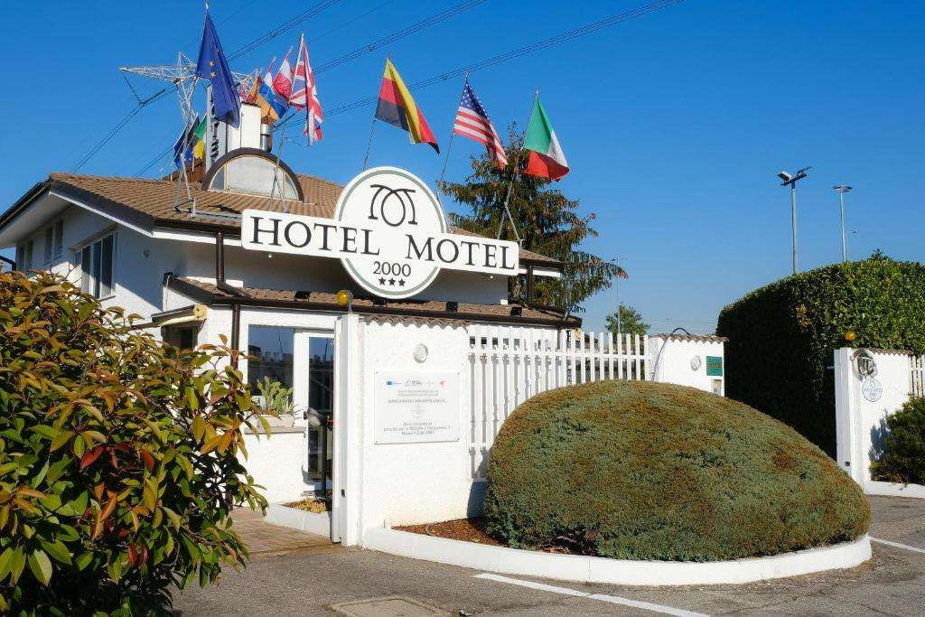 Photo - Hotel Motel 2000
