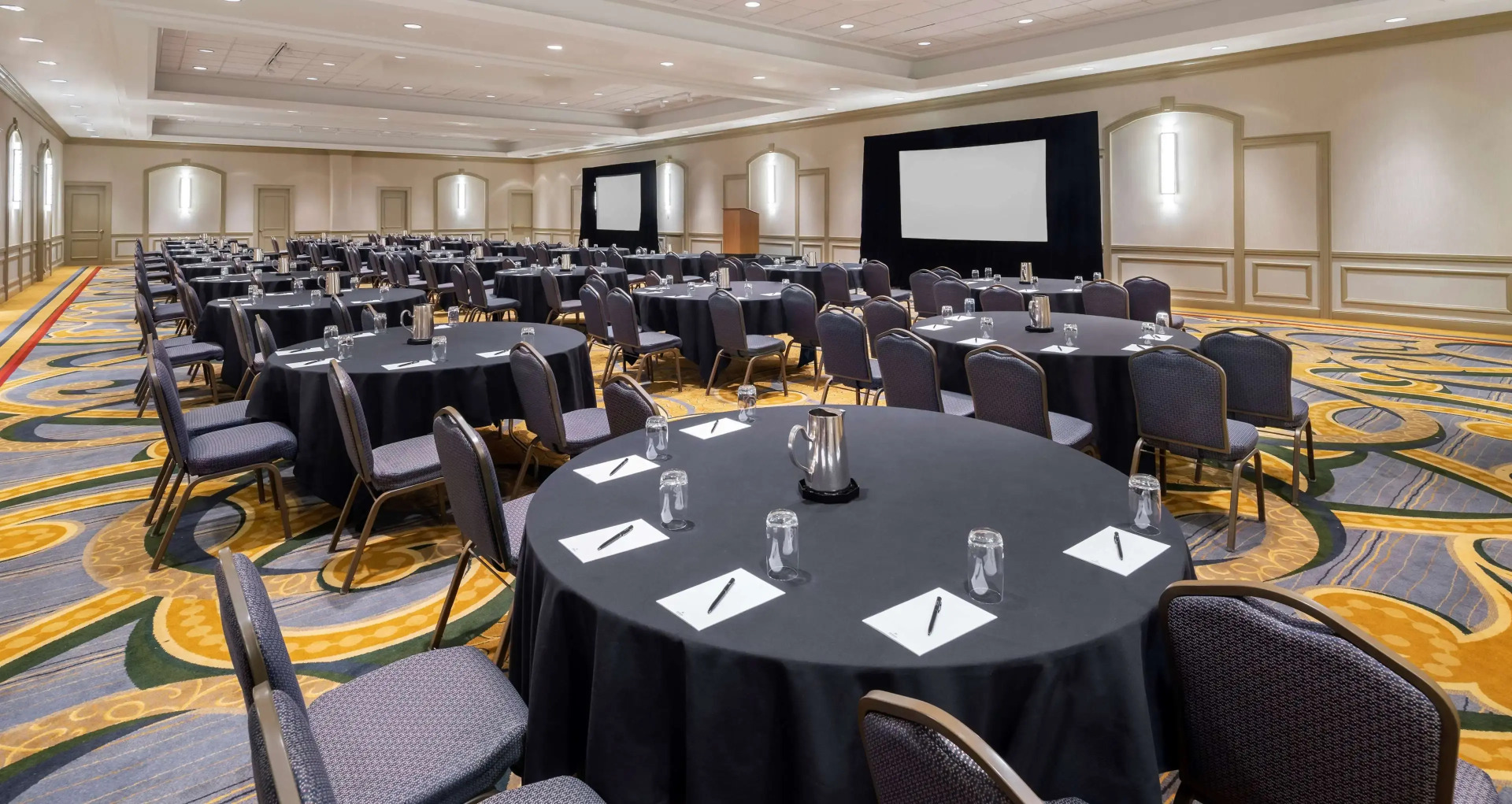 Photo - Hilton Indianapolis Hotel & Suites