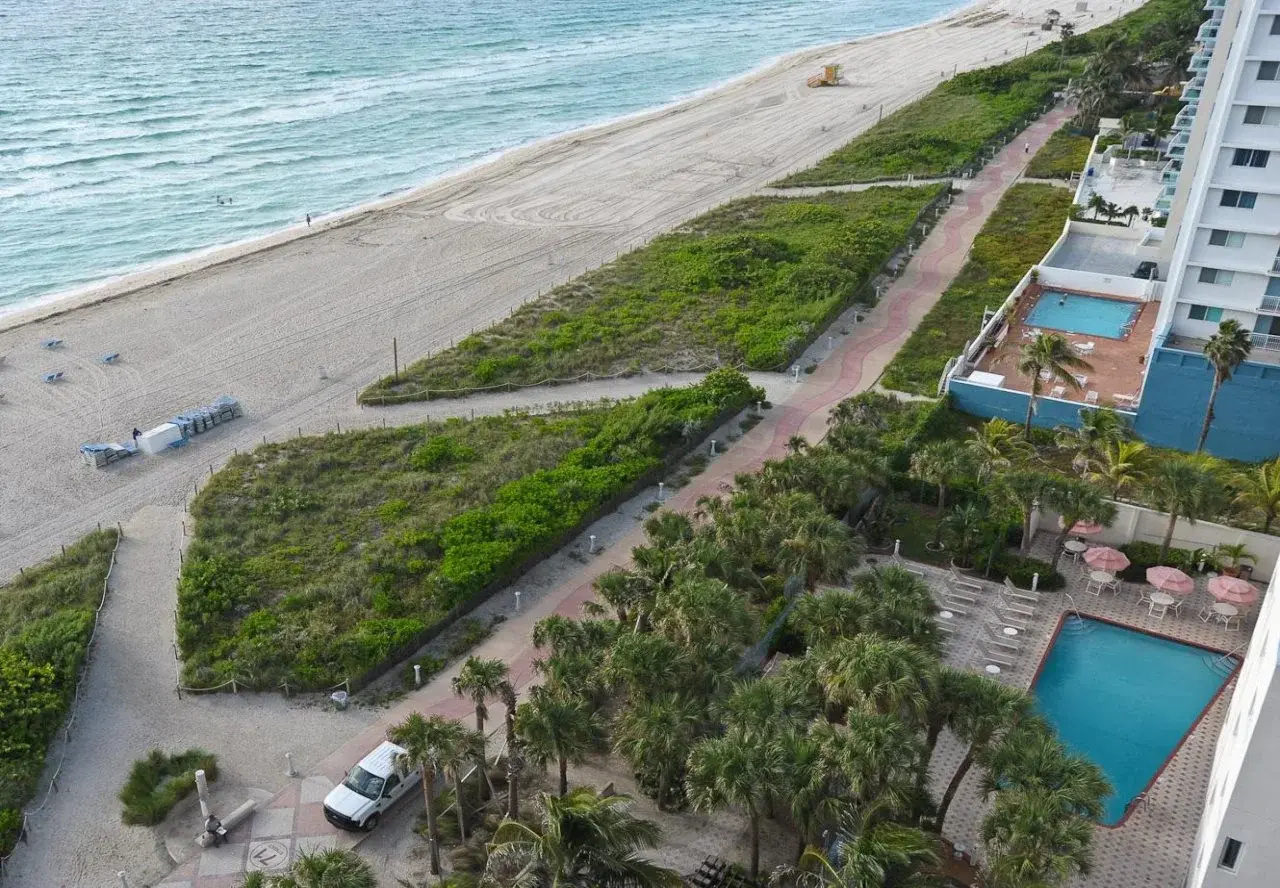 Photo - Crystal Beach Suites Miami Oceanfront Hotel