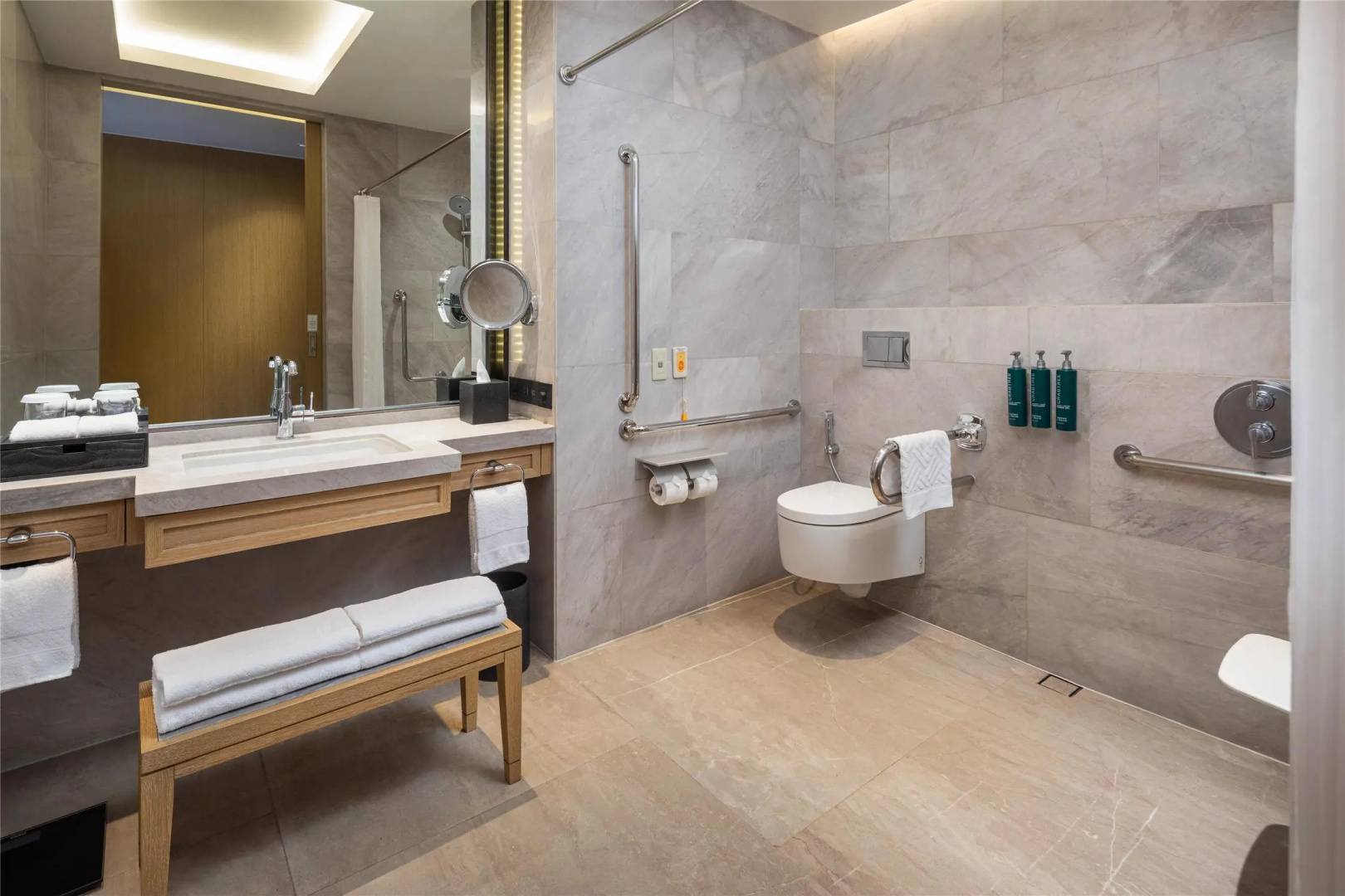 Photo - Hilton Manila Newport World Resorts